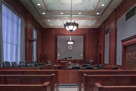 courtroom 898931 1920 560x374